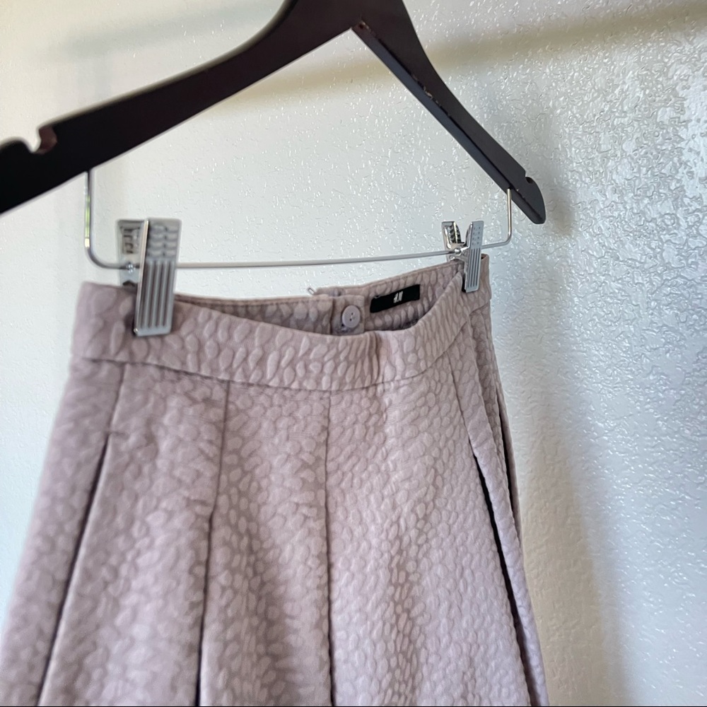 Detailed flowy midi skirt